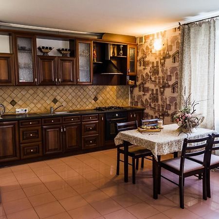 Golden Park Apartments Uman Exterior foto